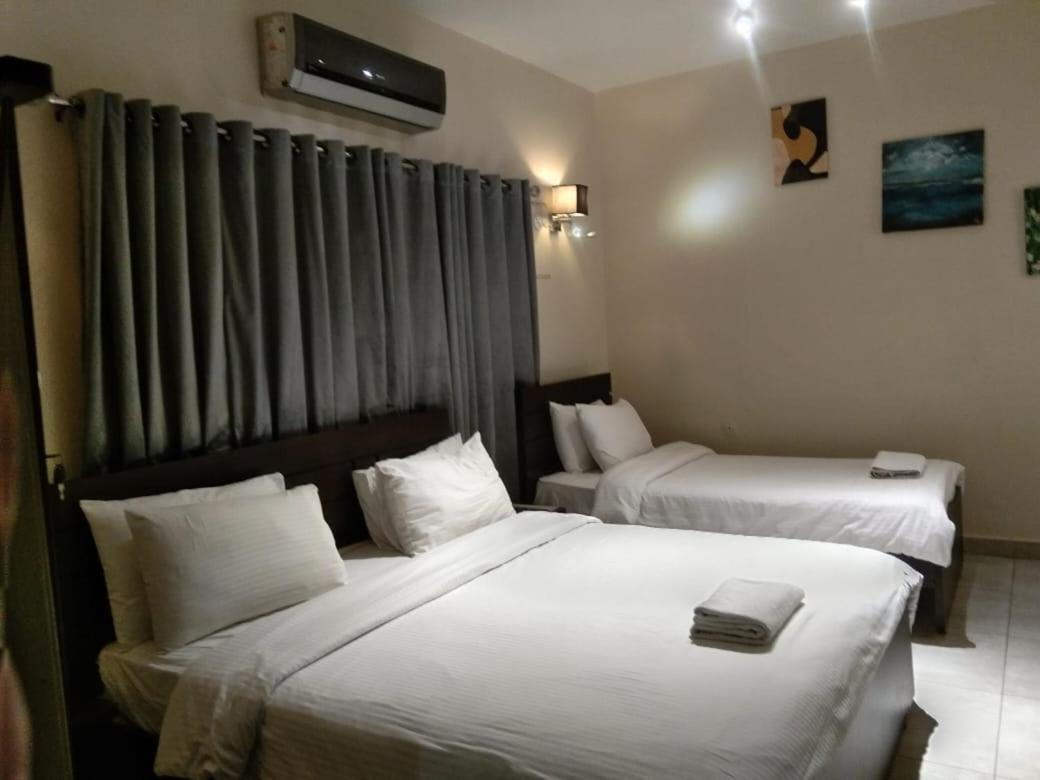 Elet Business Hotel Carachi Exterior foto
